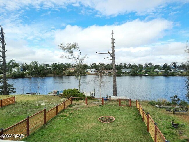 Building Photo - 7517 Yellow Bluff Rd