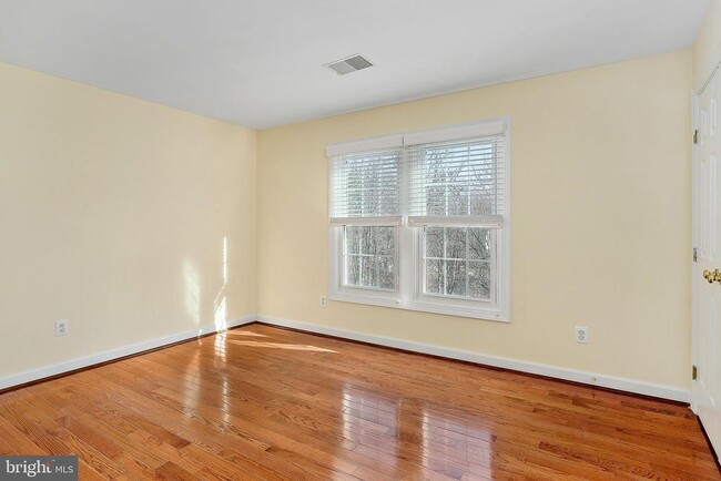 Building Photo - 4481 Shady Point Pl