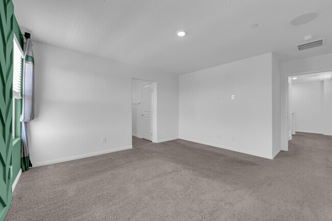 Building Photo - 4747 Bluebird Clfs Ave