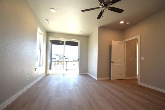 Building Photo - 1804 SW Casuarina Dr