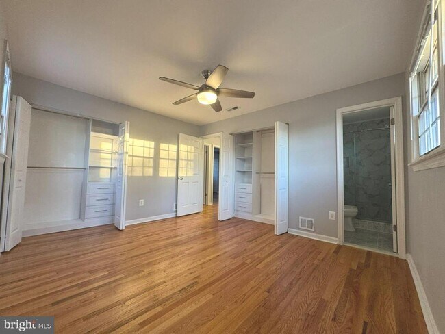 Building Photo - 6910 Ontario St