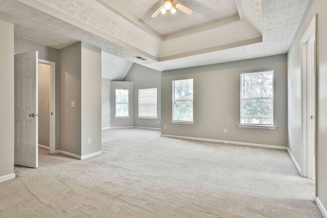 Building Photo - 4BR Home with Lake View in Swim Tennis Community