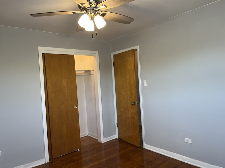 Building Photo - 3601 W 79th St
