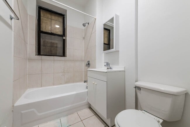 Building Photo - 705 S Lawndale Ave Chicago, IL 60624