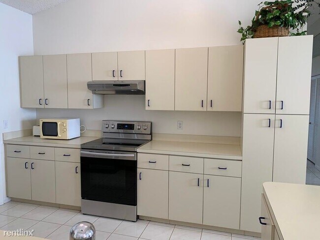 Building Photo - 3 br, 2 bath House - 202 Wedgewood Cir