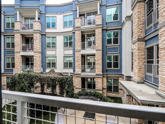 Building Photo - 15600 Dallas Pkwy