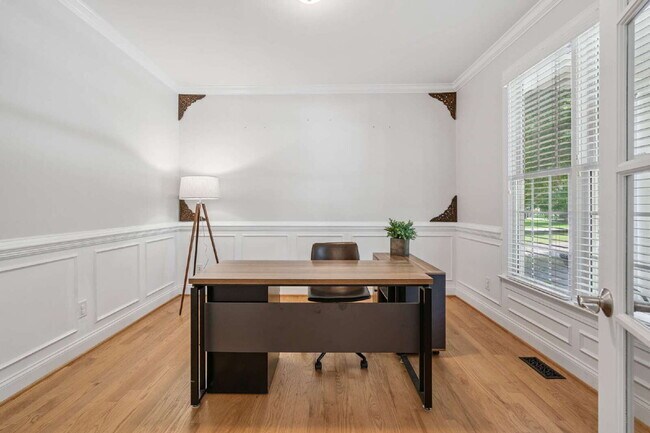 Building Photo - 4 Bed/3 Full Bath Furnished Home in Cary!