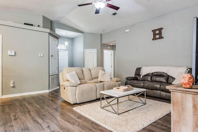 Building Photo - 2362 Duncan Ridge Dr