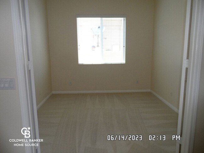 Building Photo - Sun City 55+ Gated Community, Golf Course, Clubhouse, 2 Bedroom, 2.5 Bathrooms, 2.5 Car Garage, 2...