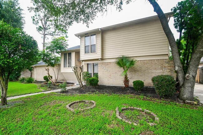 Building Photo - 10903 Shawnbrook Dr