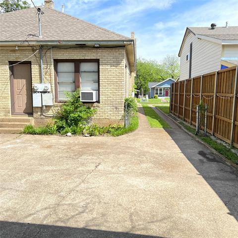 Building Photo - 2540 Gladstone Dr