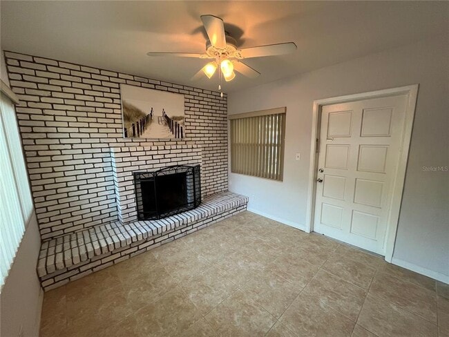 Building Photo - 422 Crosswinds Dr