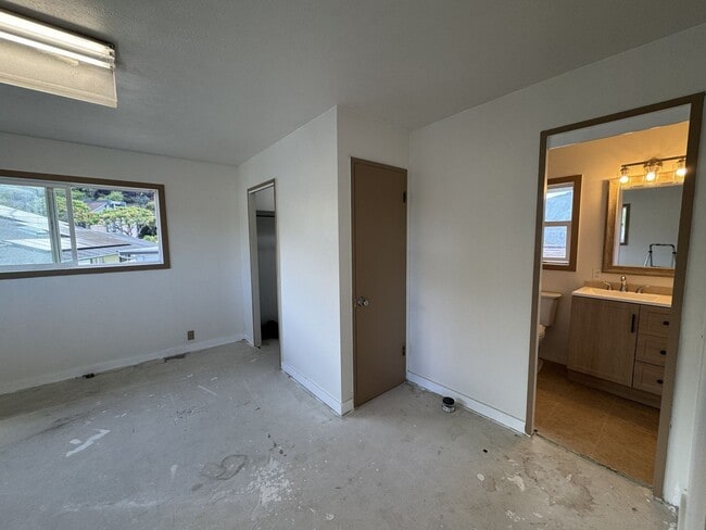 Building Photo - 6270 Upolo Pl