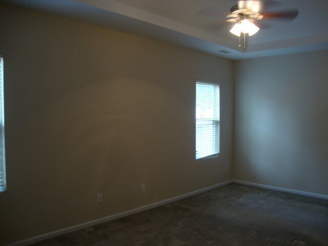 Building Photo - Stunning 2 Story Home with Open Kitchen