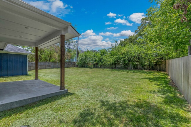 Building Photo - 1220 Neal Pickett Dr