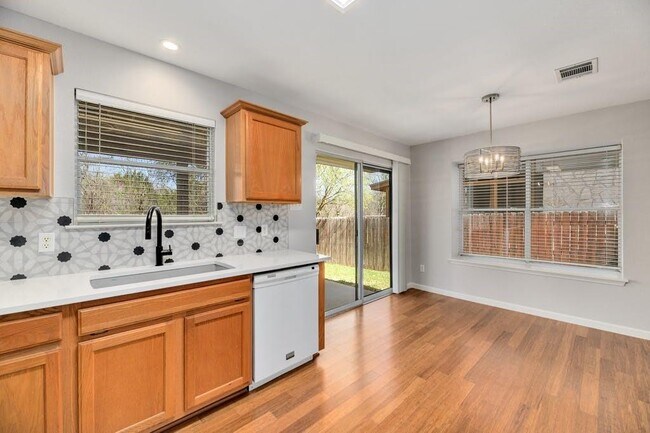 Building Photo - 9416 Bradner Dr