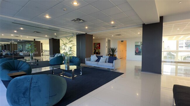 Building Photo - 5701 Collins Ave
