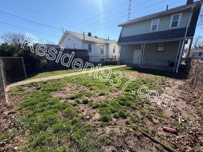 Building Photo - 2 Bed 1 bath Home