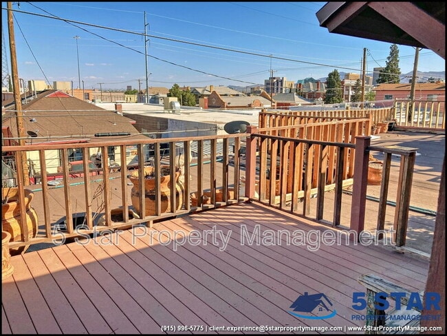 Building Photo - 1308 Montana Ave