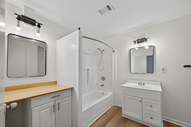 Building Photo - 105 Clear Lake Rd