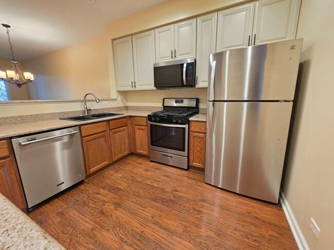 Building Photo - 3045 Kentshire Cir