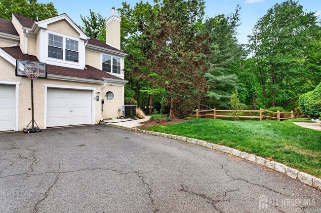 Building Photo - 64 Ashford Dr