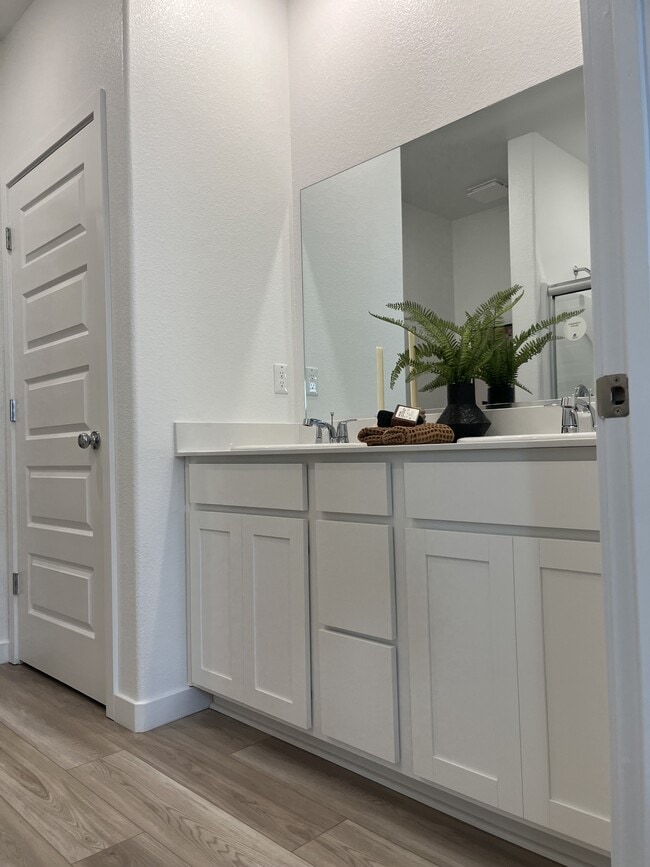 Building Photo - 1085 Silverado Wy