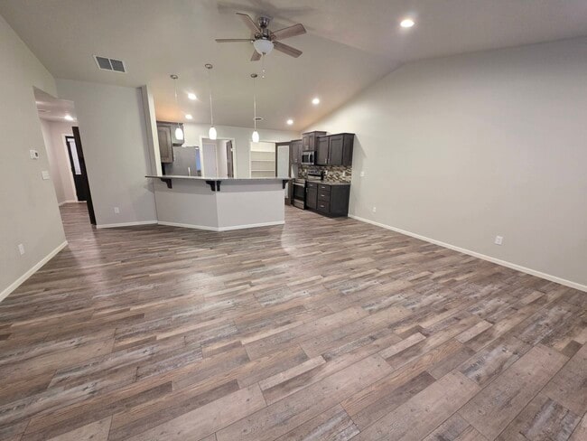 Building Photo - 2050 Quail St