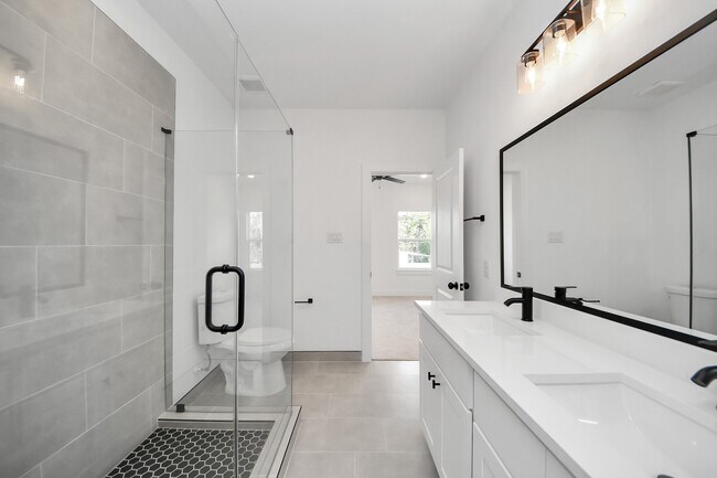 Building Photo - 2708 Bostic St