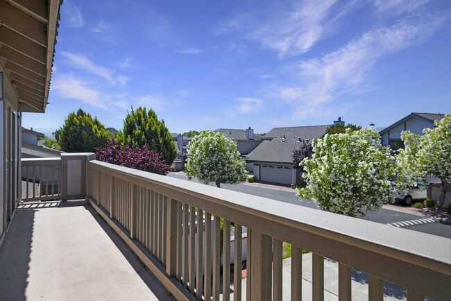 Building Photo - 976 Pizarro Ln