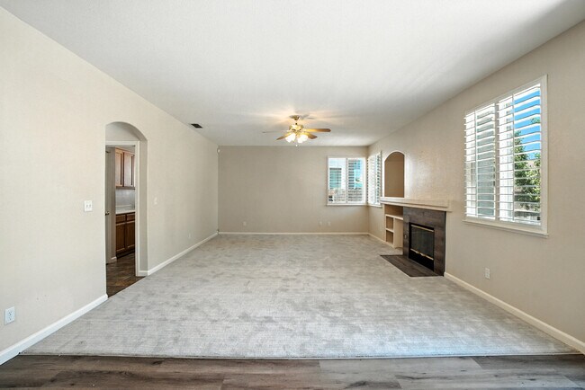 Building Photo - 9437 Red Spruce Way