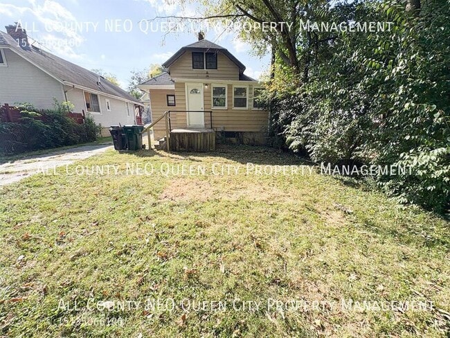 Building Photo - 1636 1st Ave