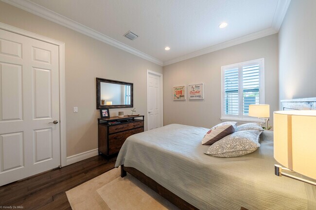 Building Photo - 9368 Eden Roc Ct