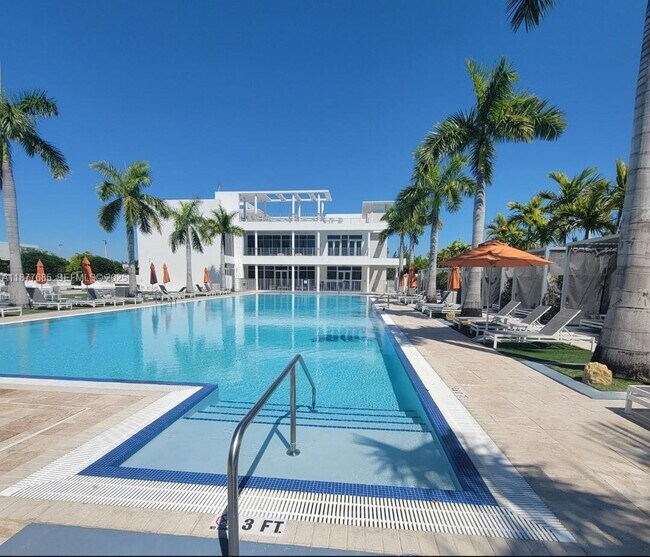 Building Photo - 10440 NW 67th St