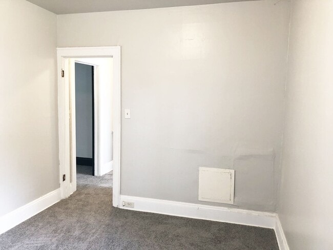 Building Photo - 3 Bed 1 Bath Single Family Home In South B...