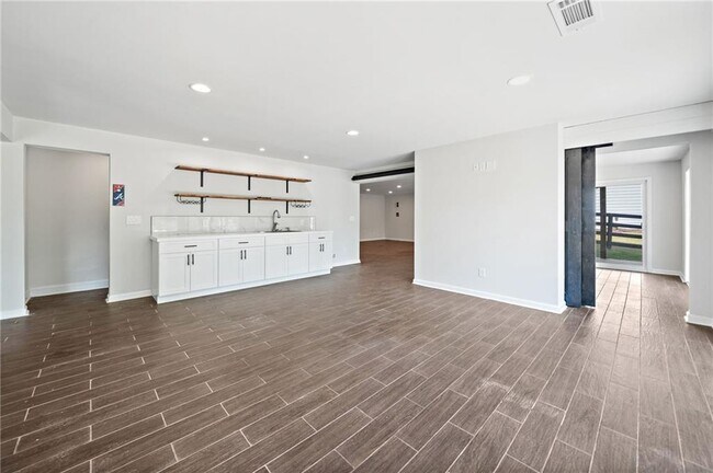 Building Photo - 4180 Woodwind Dr