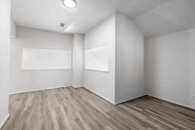 Building Photo - 3914 Clarestone Dr