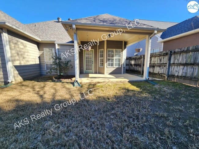 Building Photo - 104 Lantana Cir