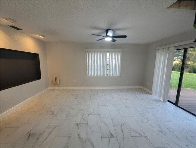 Building Photo - 5635 Struthers Ct
