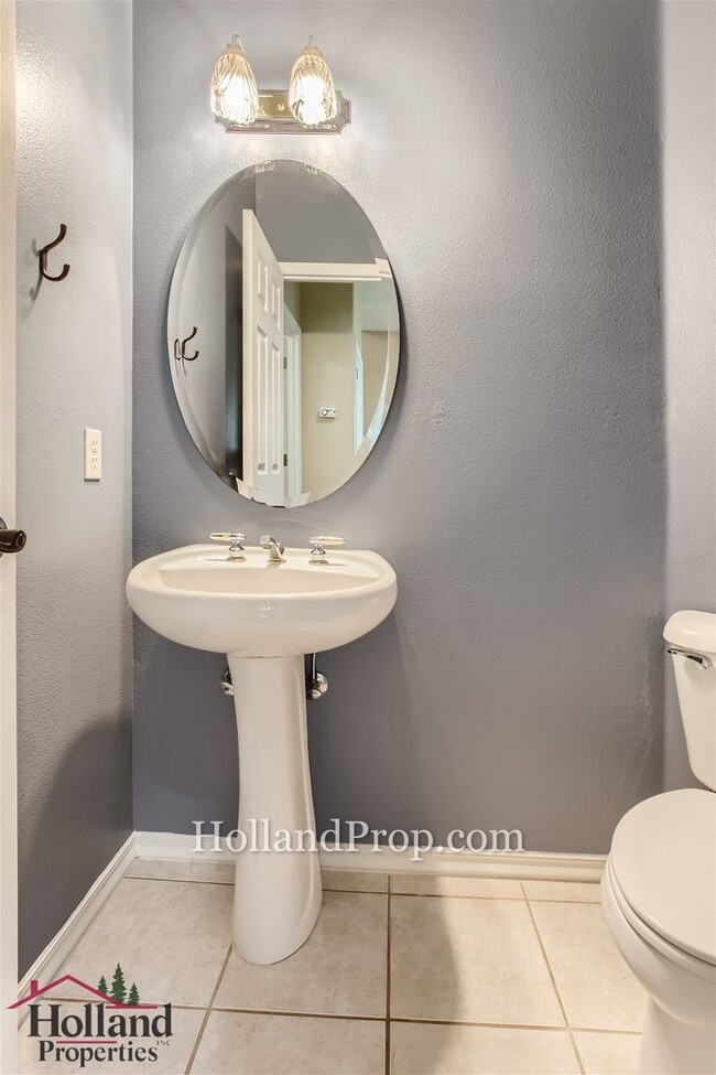 Building Photo - Beautiful 3-Bedroom Home with Dual Living Spaces & Private Backyard