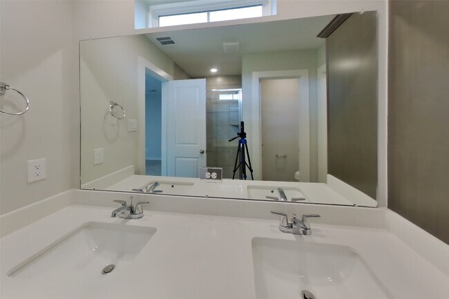 Building Photo - 22605 Terrazzo Dr
