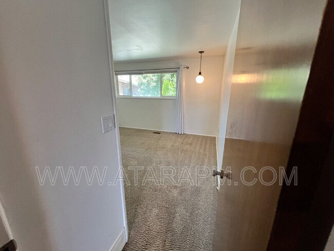 Building Photo - 270 2020 N