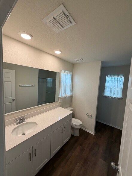 Building Photo - 10310 Glimmer