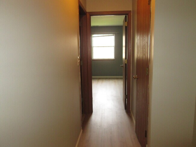 Building Photo - 56 N Victoria Ln