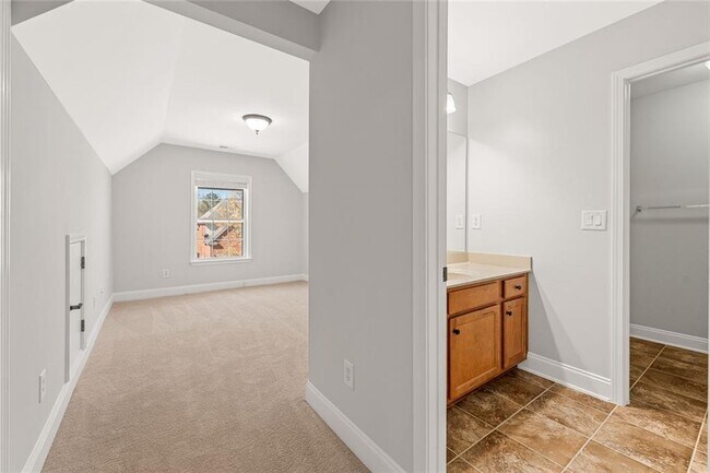Building Photo - 3329 Rosecliff Trace NE