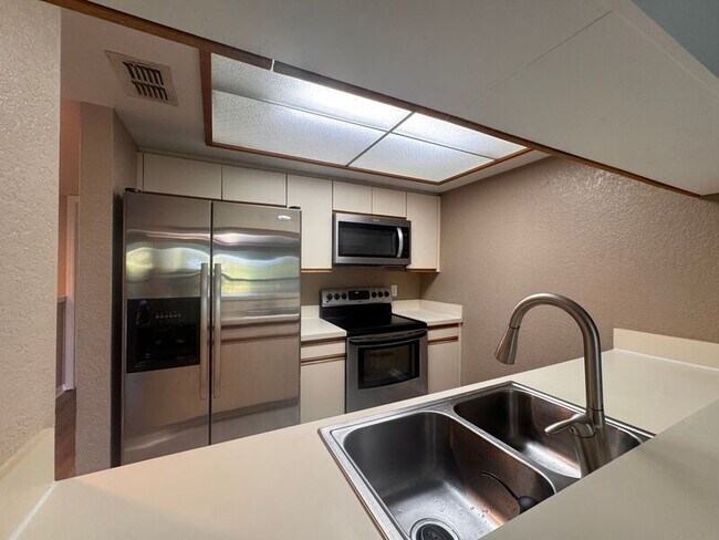 Building Photo - 814 Hidden Harbour Dr