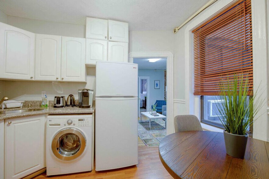 Building Photo - 11 Grove St