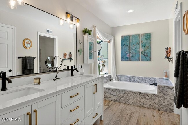 Building Photo - 907 Sagebrush Pl