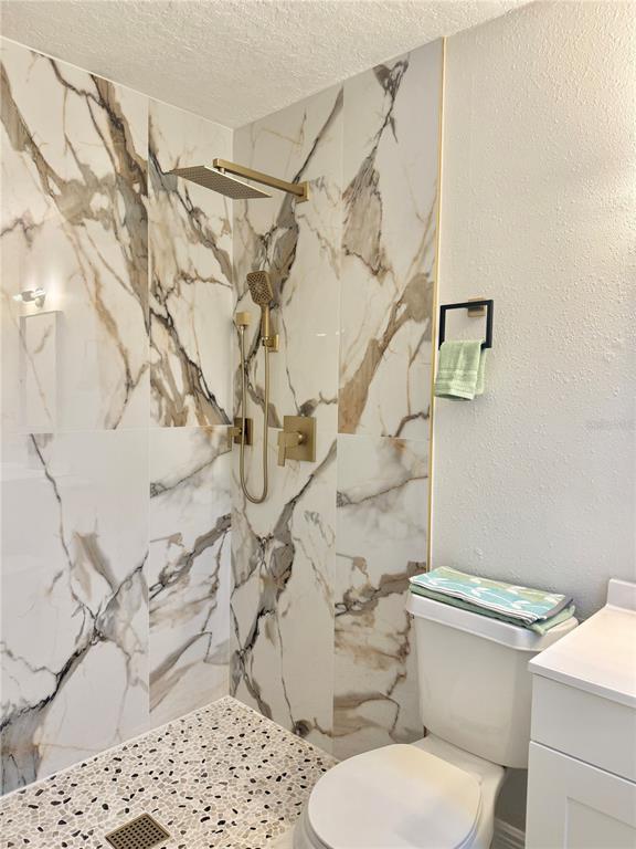 Building Photo - 2336 Nansen Ave