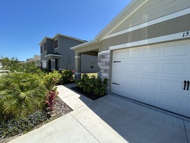 Building Photo - 1356 Cork Dr
